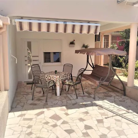 In Slatine/insel Ciovo 6128 Holiday home